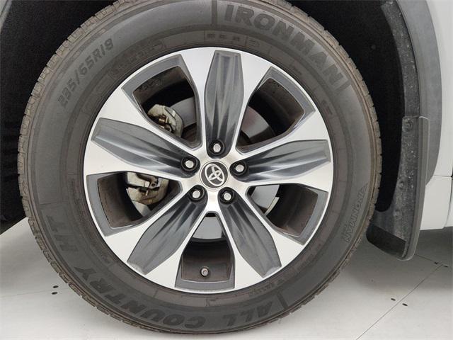 used 2020 Toyota Highlander car, priced at $25,992
