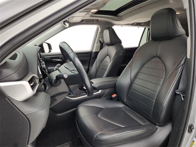 used 2020 Toyota Highlander car, priced at $25,992