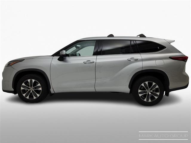 used 2020 Toyota Highlander car, priced at $25,992