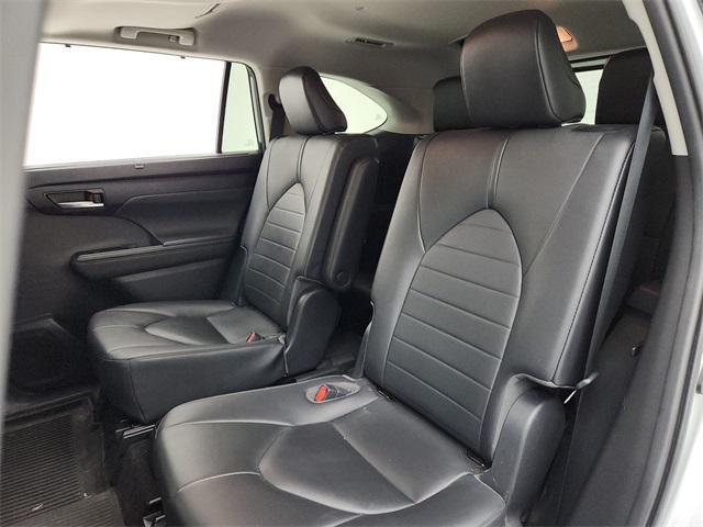 used 2020 Toyota Highlander car, priced at $25,992