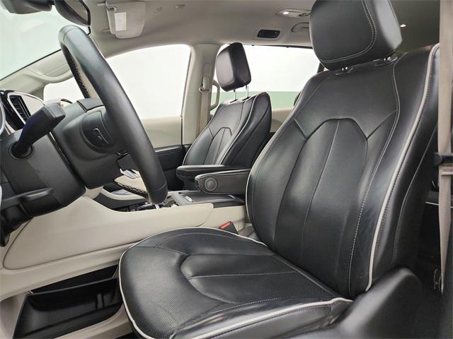 used 2021 Chrysler Pacifica Hybrid car, priced at $23,992