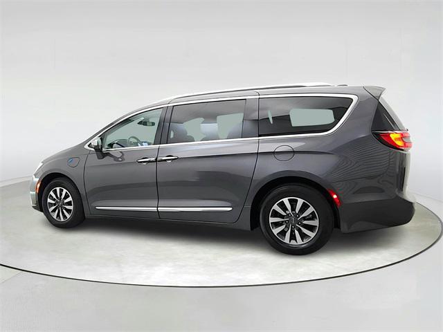 used 2021 Chrysler Pacifica Hybrid car, priced at $23,992