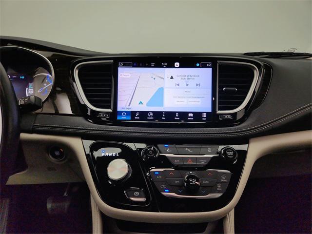 used 2021 Chrysler Pacifica Hybrid car, priced at $23,992