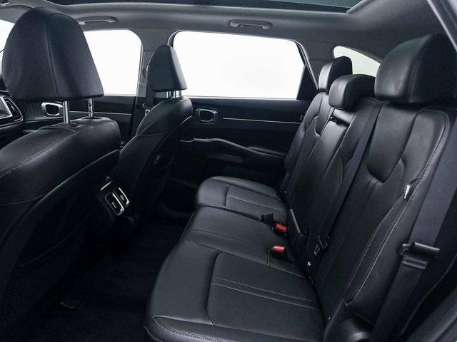 used 2025 Kia Sorento car, priced at $31,994