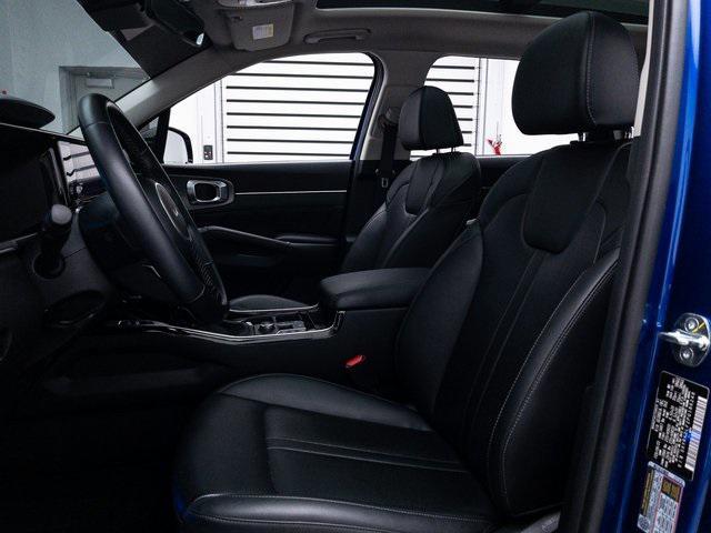 used 2023 Kia Sorento car, priced at $30,394