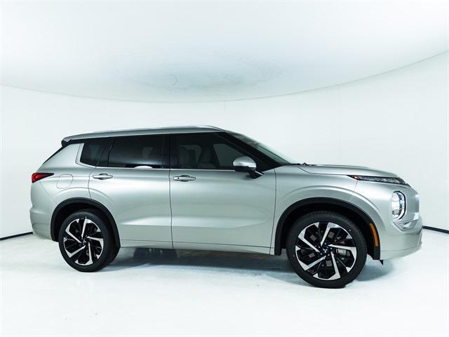 new 2024 Mitsubishi Outlander car, priced at $37,417