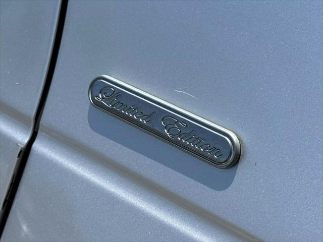 used 2004 Lincoln Town Car car, priced at $4,999