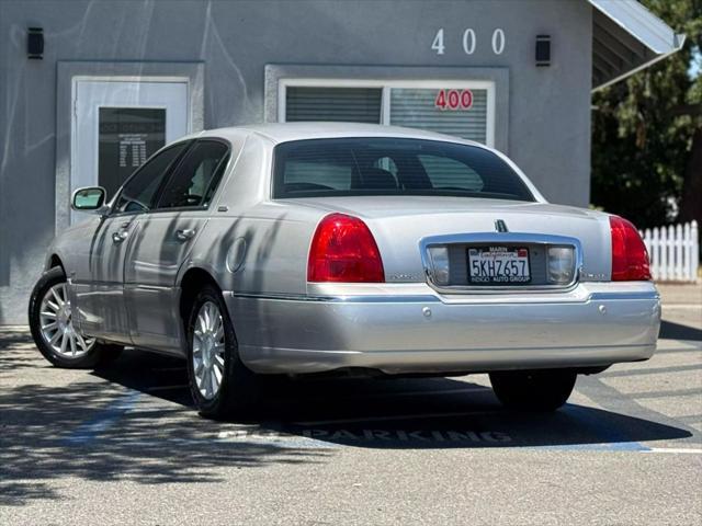 used 2004 Lincoln Town Car car, priced at $4,999