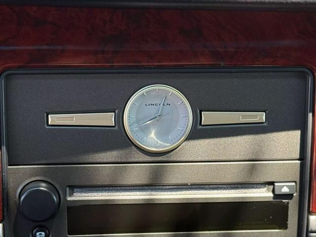 used 2004 Lincoln Town Car car, priced at $4,999