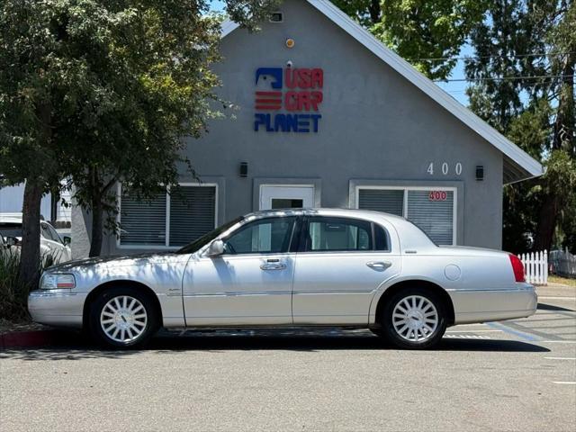 used 2004 Lincoln Town Car car, priced at $4,999