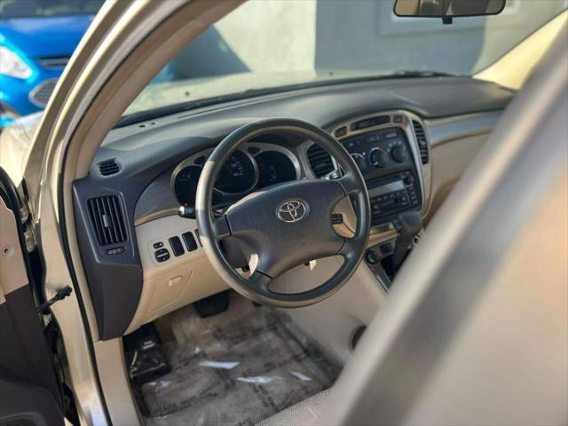 used 2003 Toyota Highlander car, priced at $8,999