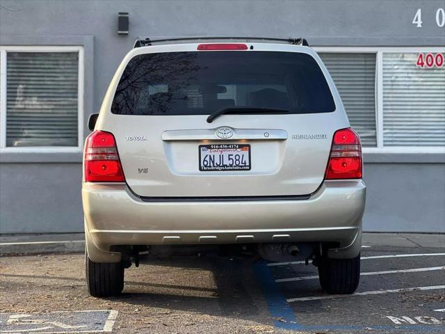 used 2003 Toyota Highlander car, priced at $8,999