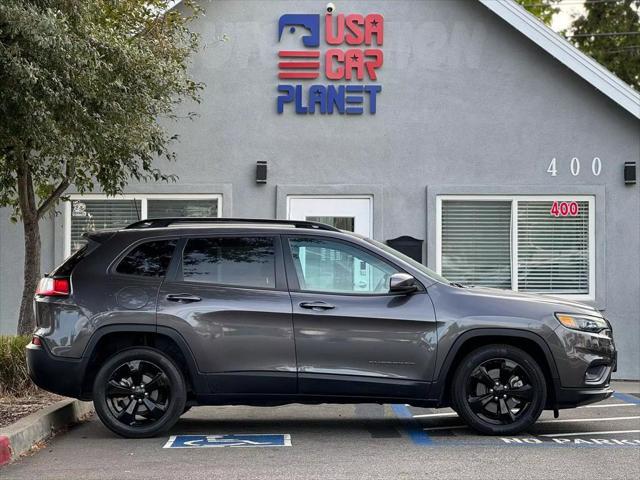 used 2020 Jeep Cherokee car, priced at $13,499