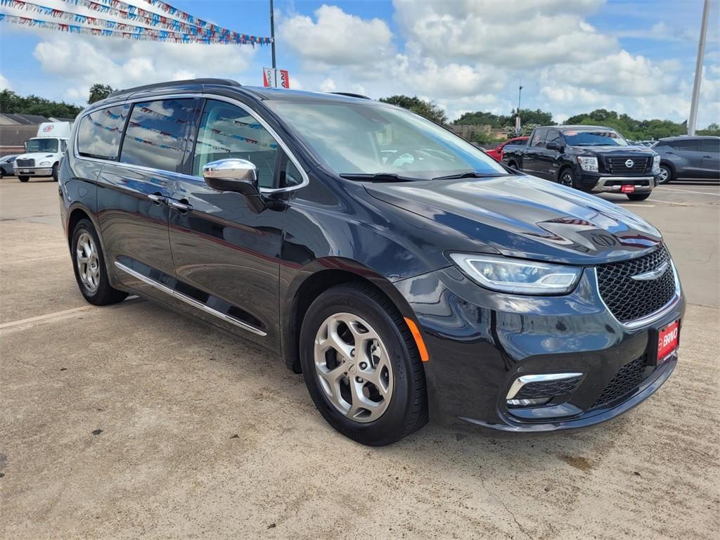 used 2023 Chrysler Pacifica car, priced at $23,823