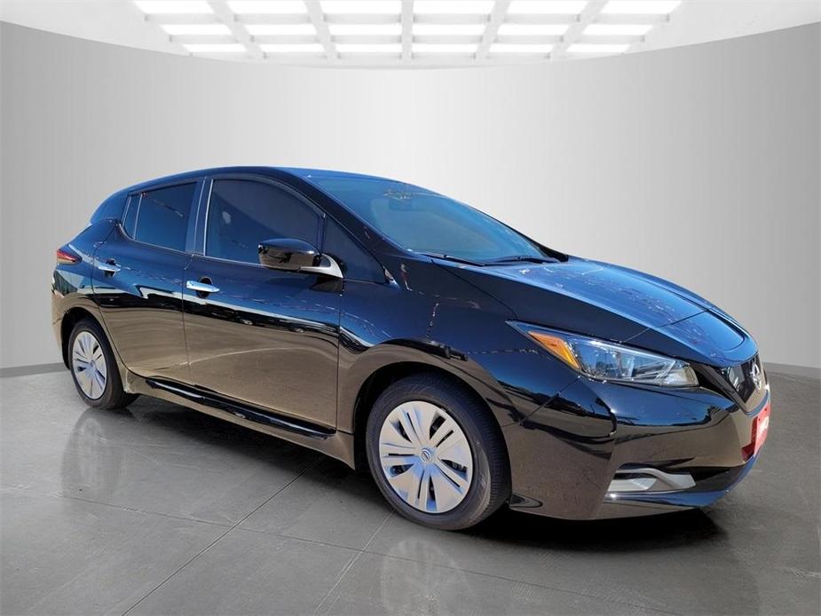 new 2023 Nissan Leaf car