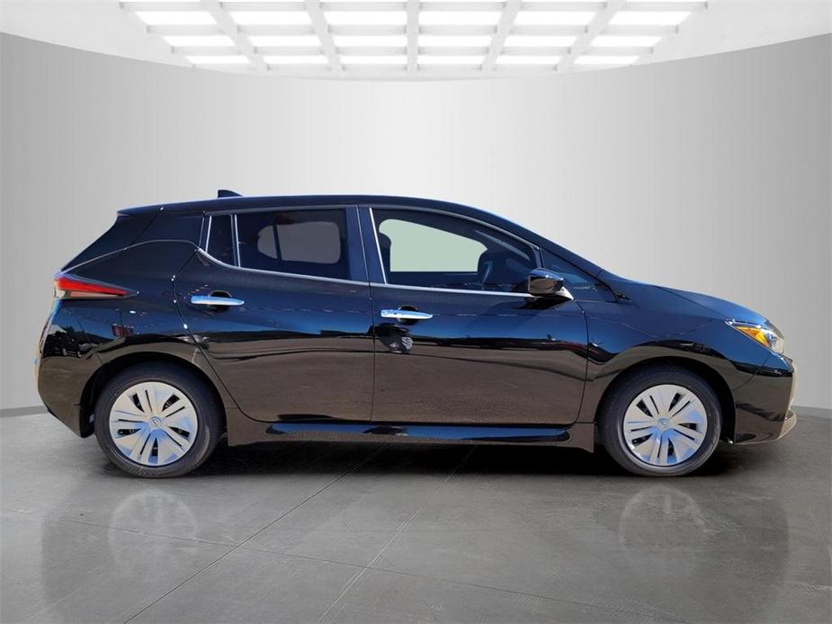 new 2023 Nissan Leaf car