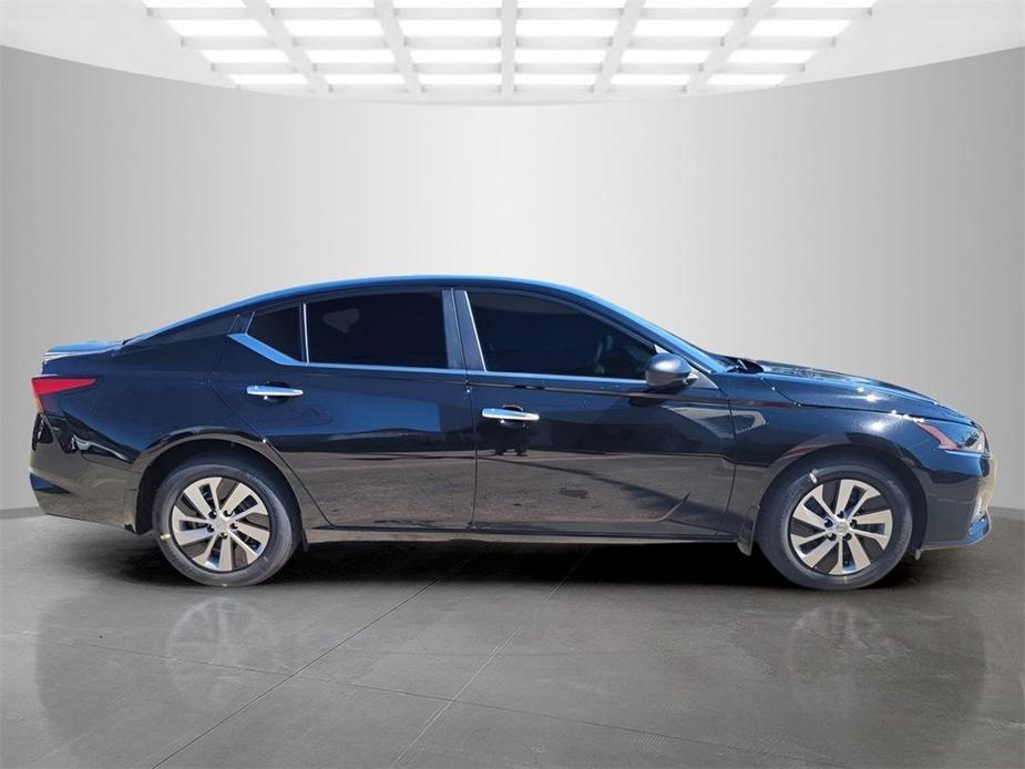 new 2024 Nissan Altima car