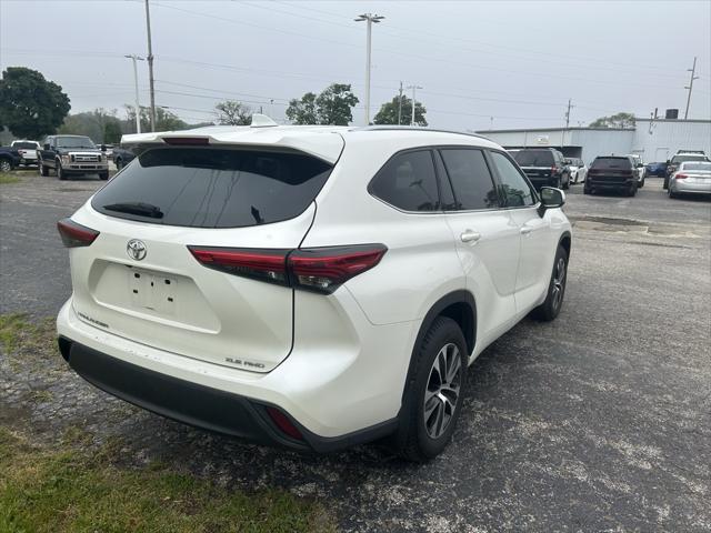 used 2021 Toyota Highlander car, priced at $29,500