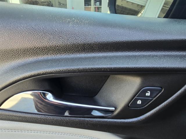 used 2025 Chevrolet Trax car, priced at $20,995