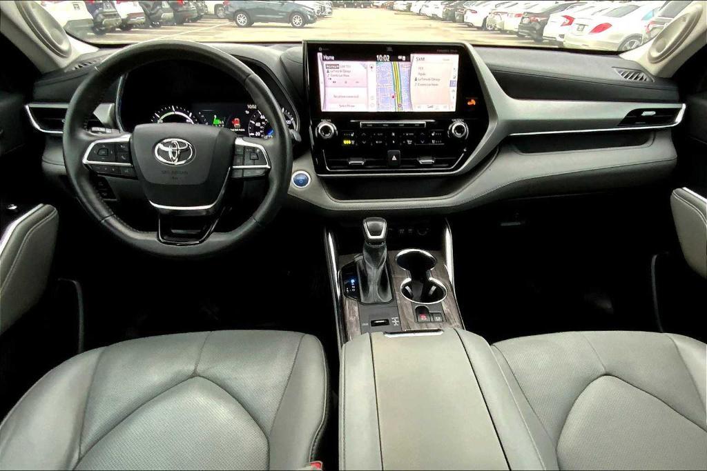 used 2021 Toyota Highlander Hybrid car, priced at $33,200