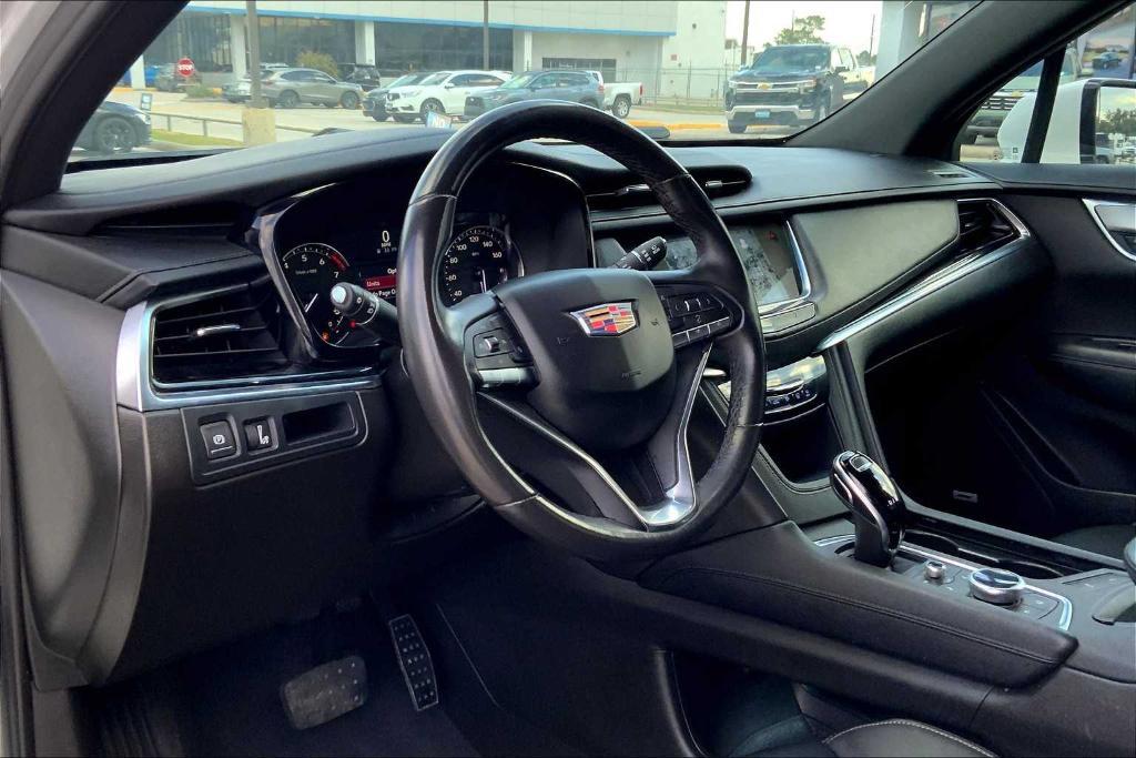 used 2021 Cadillac XT6 car, priced at $22,737