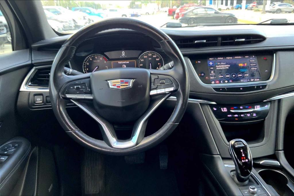 used 2021 Cadillac XT6 car, priced at $22,737