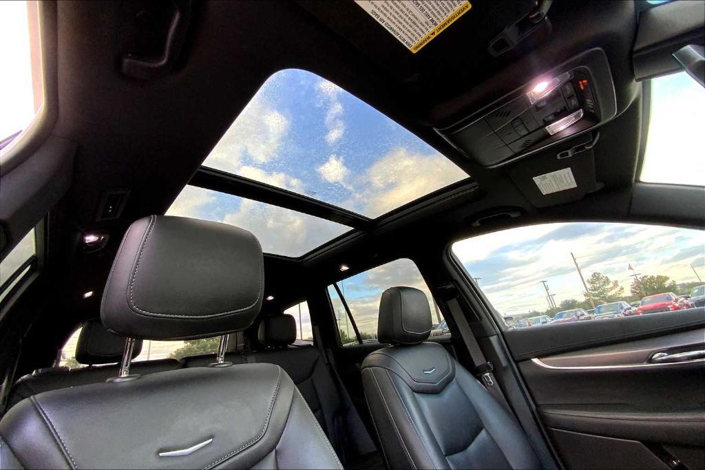 used 2021 Cadillac XT6 car, priced at $22,737