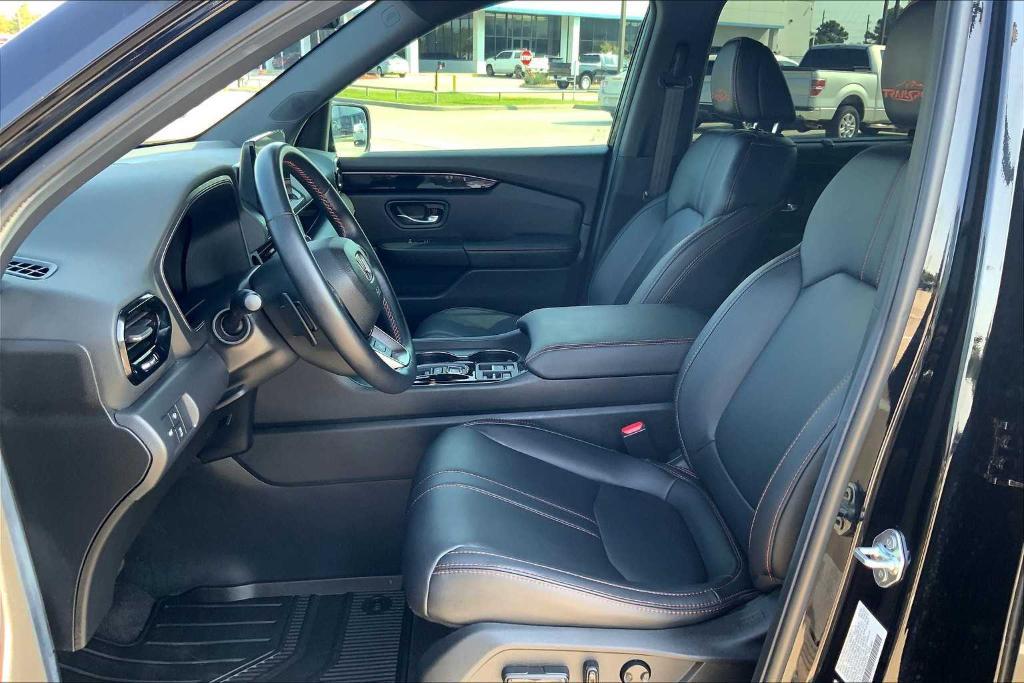 used 2025 Honda Pilot car, priced at $42,775