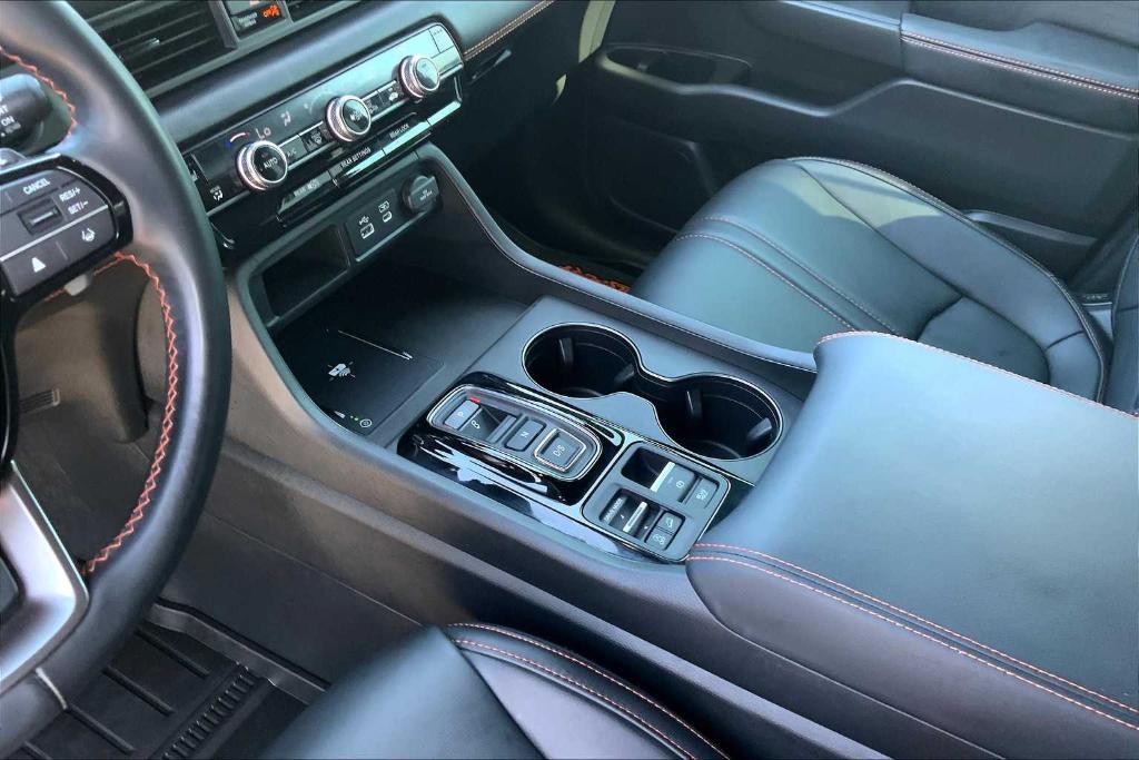 used 2025 Honda Pilot car, priced at $42,775