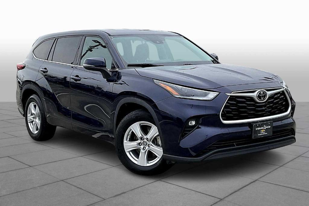 used 2021 Toyota Highlander car, priced at $24,998