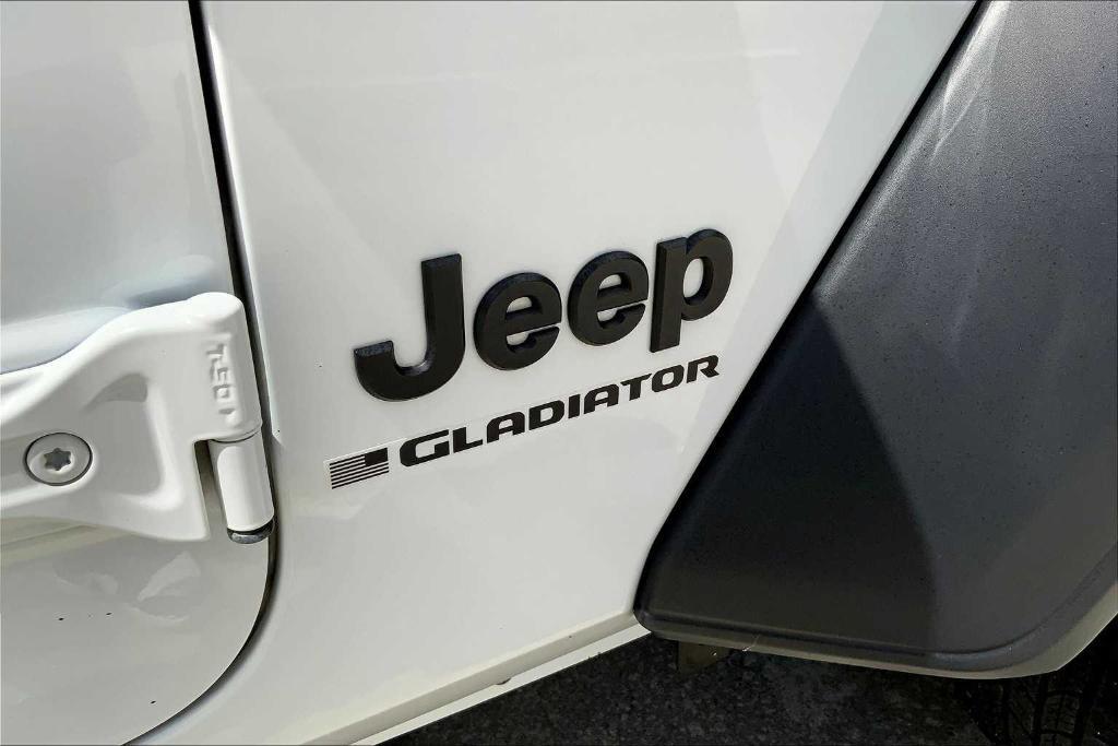 used 2023 Jeep Gladiator car, priced at $27,354