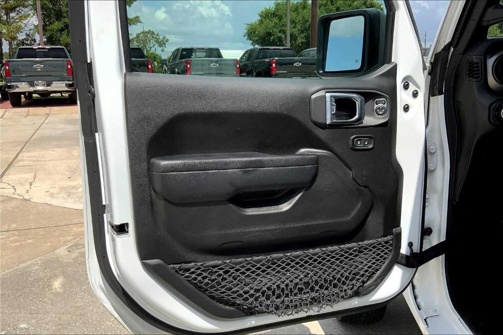 used 2023 Jeep Gladiator car, priced at $27,354