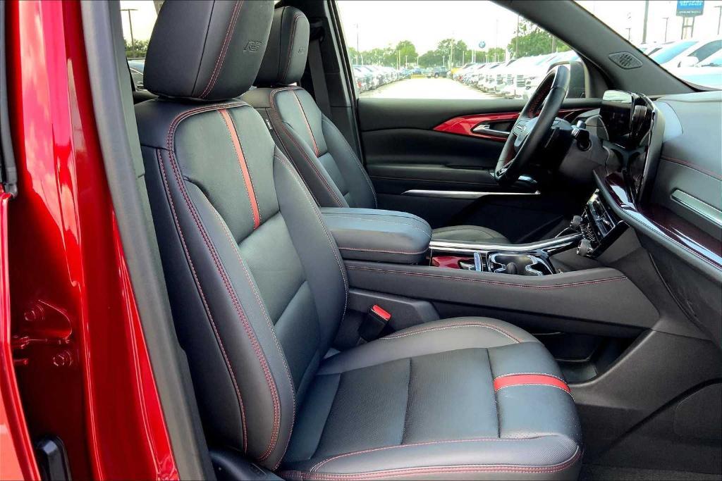 used 2024 Chevrolet Traverse car, priced at $53,887