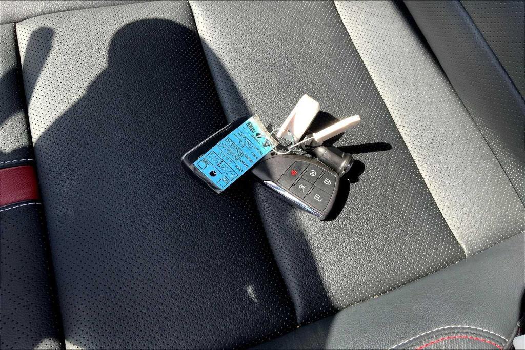 used 2024 Chevrolet Traverse car, priced at $53,887