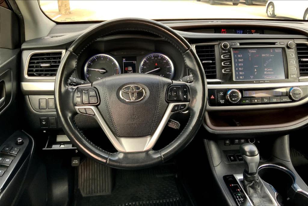 used 2019 Toyota Highlander car, priced at $25,537