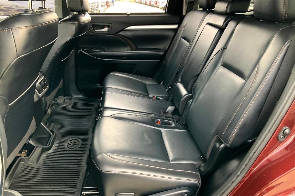 used 2019 Toyota Highlander car, priced at $25,858