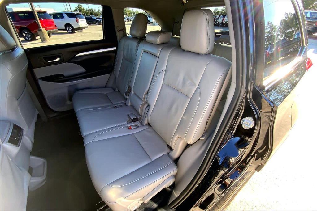 used 2019 Toyota Highlander car, priced at $23,935