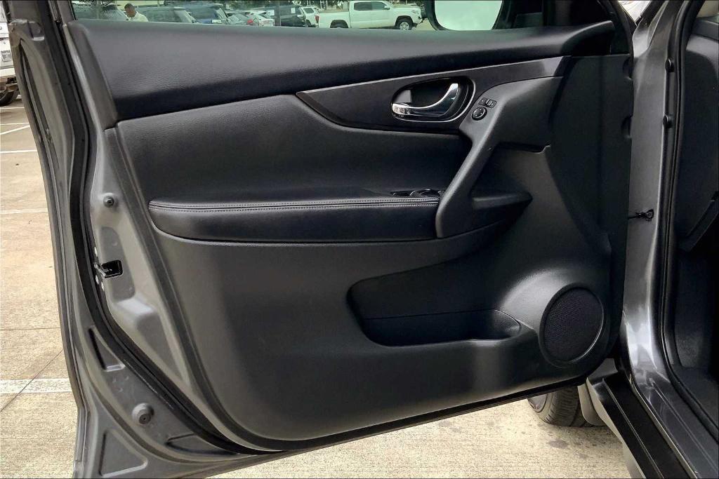 used 2018 Nissan Rogue car, priced at $16,662