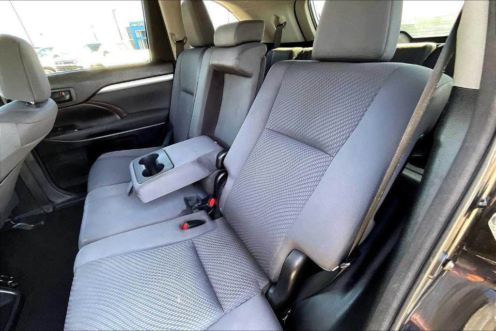 used 2015 Toyota Highlander car, priced at $13,777