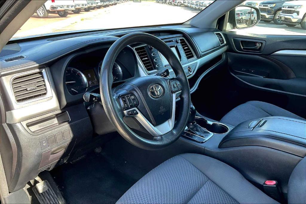 used 2015 Toyota Highlander car, priced at $13,777