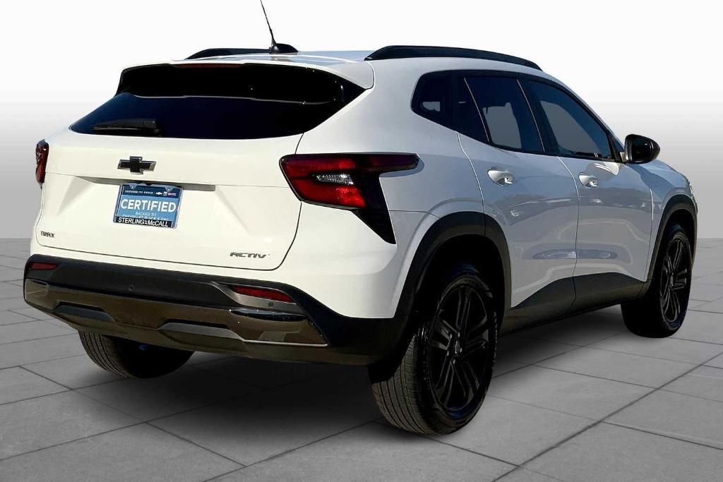 used 2025 Chevrolet Trax car, priced at $23,998