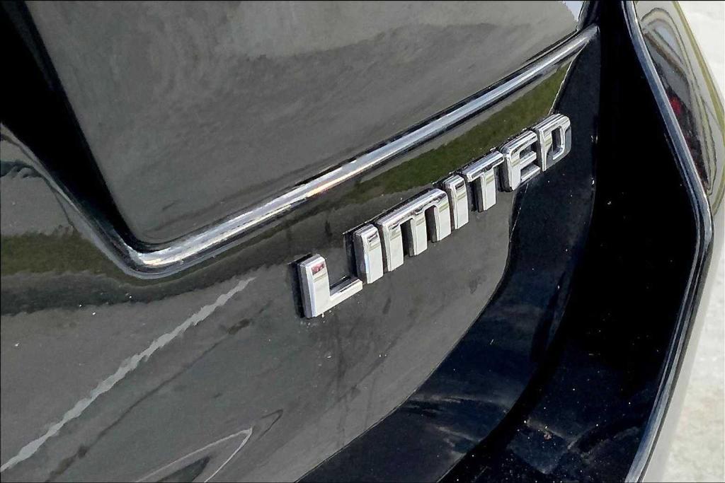 used 2021 Jeep Grand Cherokee L car, priced at $29,581