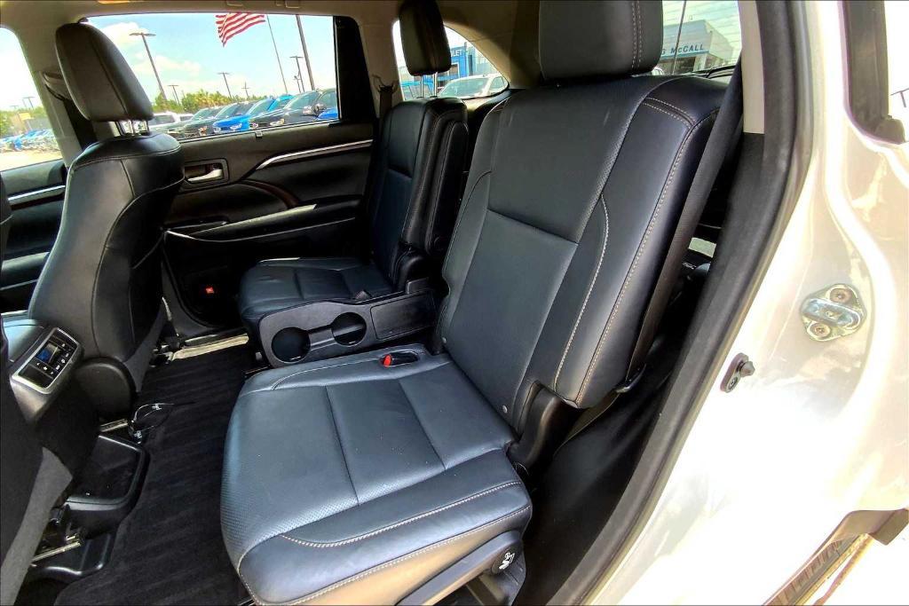 used 2015 Toyota Highlander car, priced at $18,573