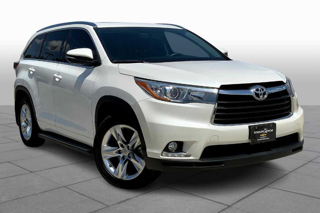 used 2015 Toyota Highlander car, priced at $18,573