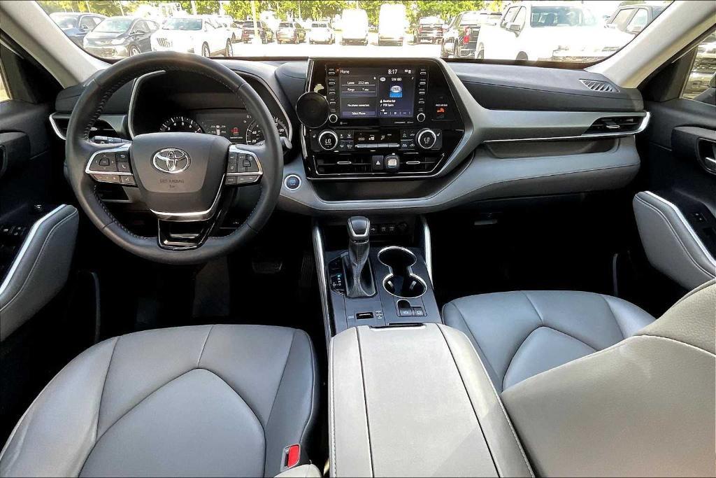 used 2021 Toyota Highlander car, priced at $29,600