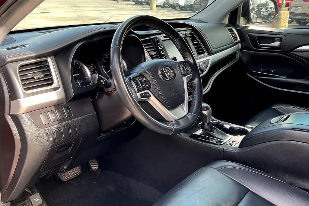 used 2019 Toyota Highlander car, priced at $24,658