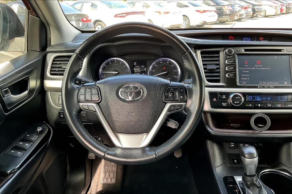 used 2019 Toyota Highlander car, priced at $24,658