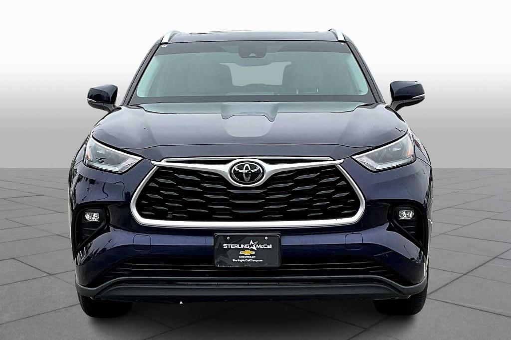 used 2021 Toyota Highlander car, priced at $30,627