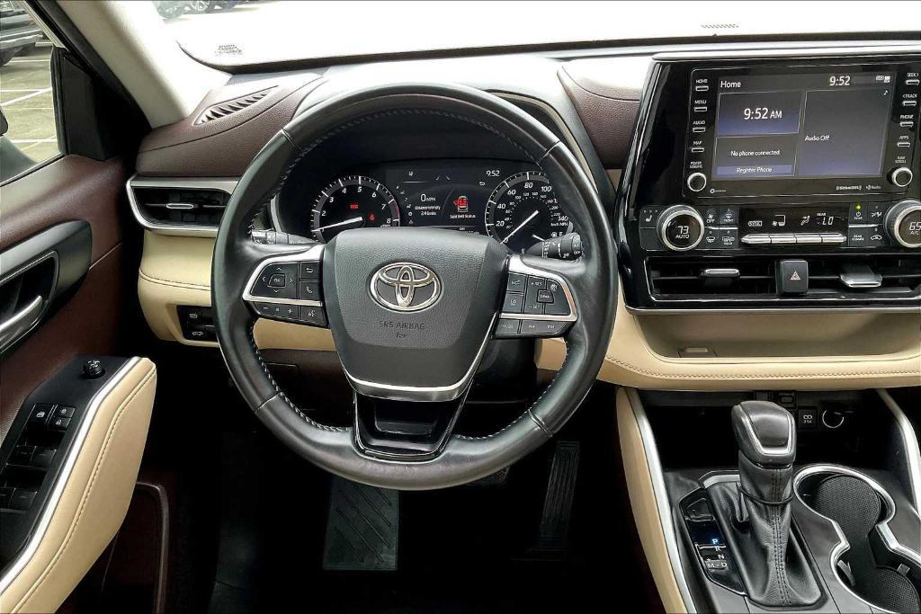 used 2021 Toyota Highlander car, priced at $30,627