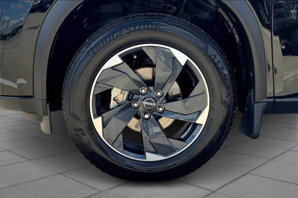 used 2024 Nissan Rogue car, priced at $22,998